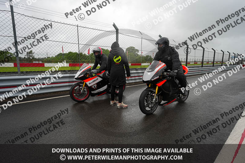 donington no limits trackday;donington park photographs;donington trackday photographs;estoril;event digital images;motorbikes;no limits;no limits trackdays;peter wileman photography;portugal;trackday;trackday digital images;trackday photos